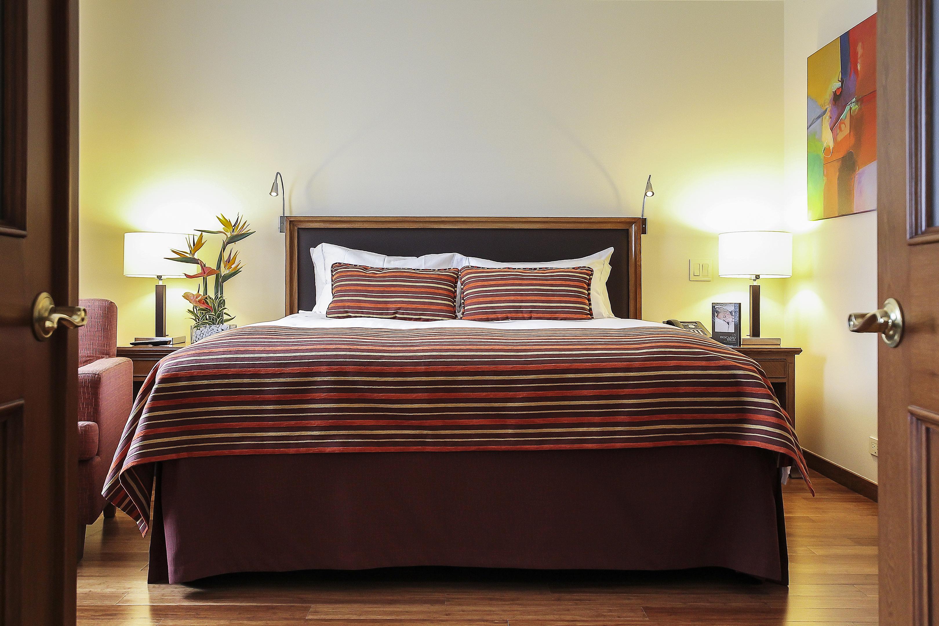 Hotel Intercontinental Cali By Ihg Exterior foto A bedroom at the hotel