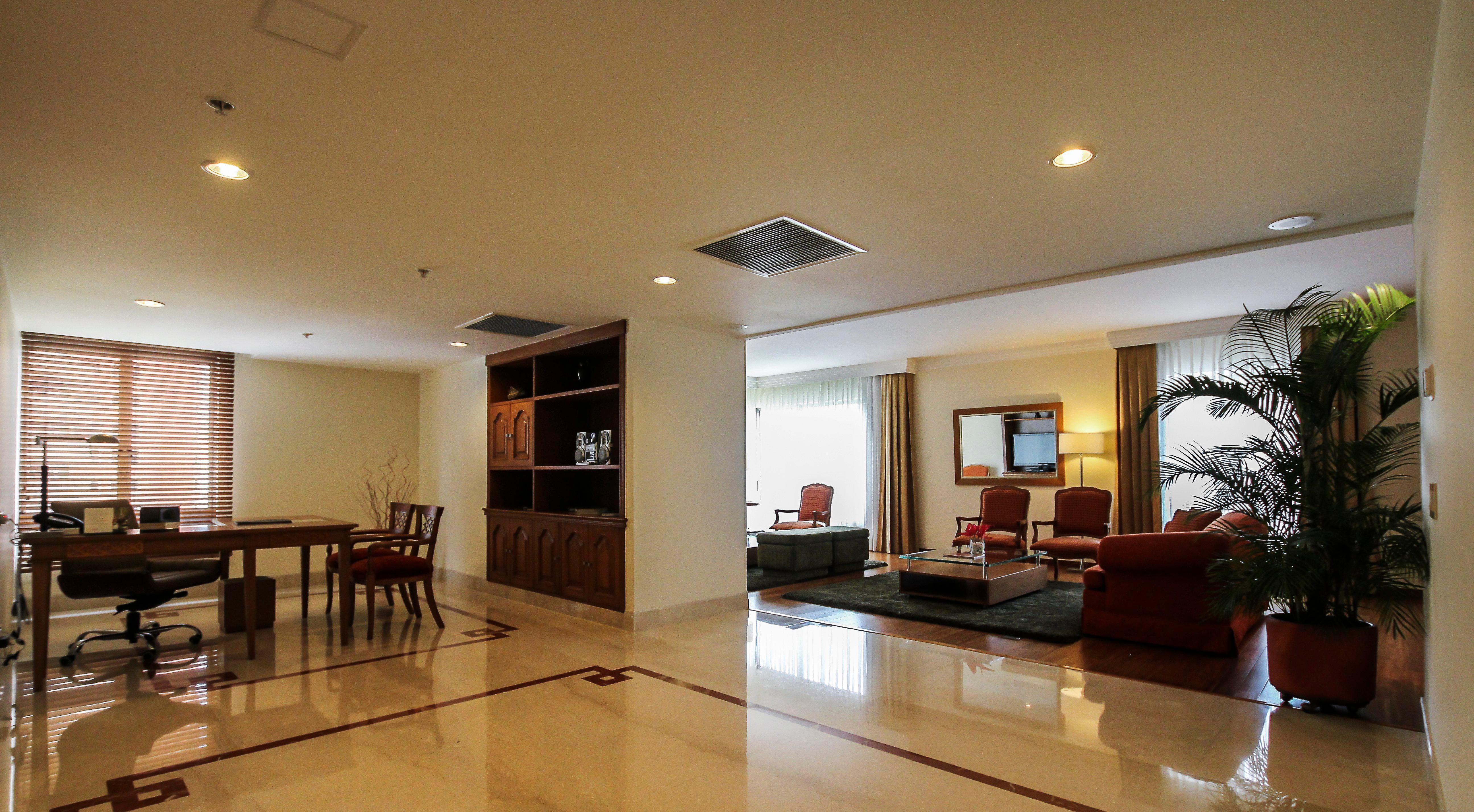 Hotel Intercontinental Cali By Ihg Exterior foto A suite at the hotel